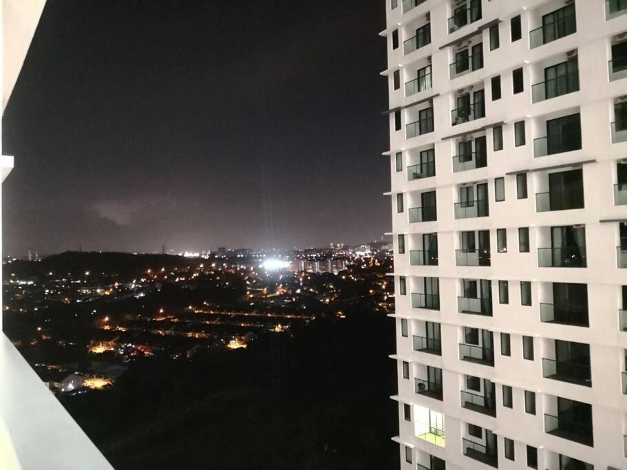 Hidayah Homestay Near Ukm And Ktm Station With High Speed Wifi - Pool & River View Bangi Dış mekan fotoğraf