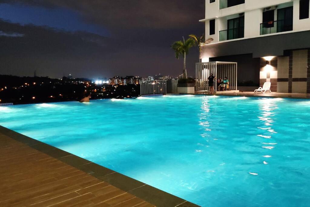 Hidayah Homestay Near Ukm And Ktm Station With High Speed Wifi - Pool & River View Bangi Dış mekan fotoğraf